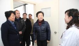 自治區(qū)政協(xié)主席陳際瓦、市委書記肖鶯子等領(lǐng)導(dǎo)視察我院